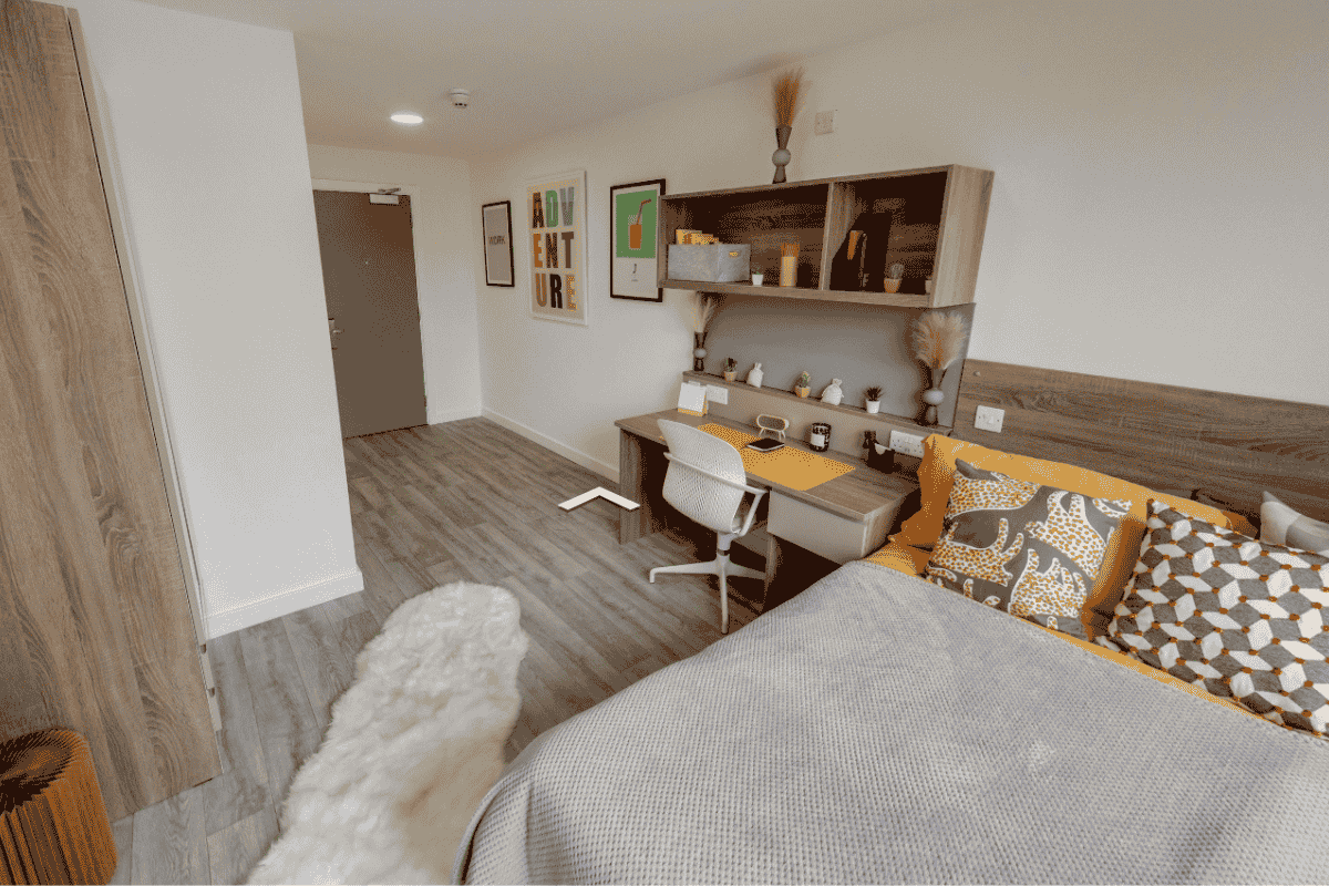 Large En-suite Room