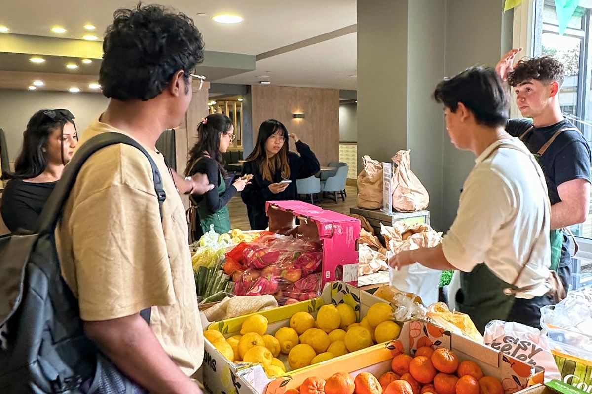 Fruit n veg grab n go event at CODE Fairfax
