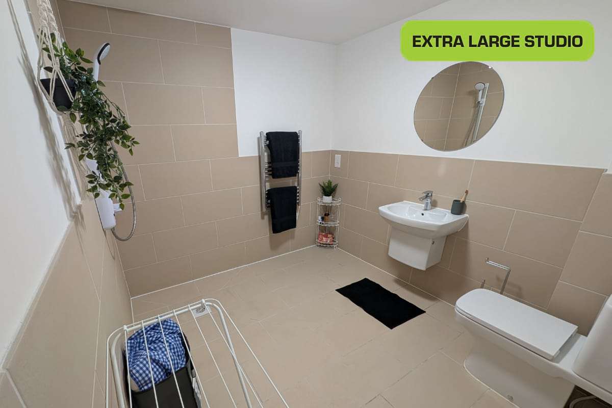 Extra Large Studio Block B bathroom