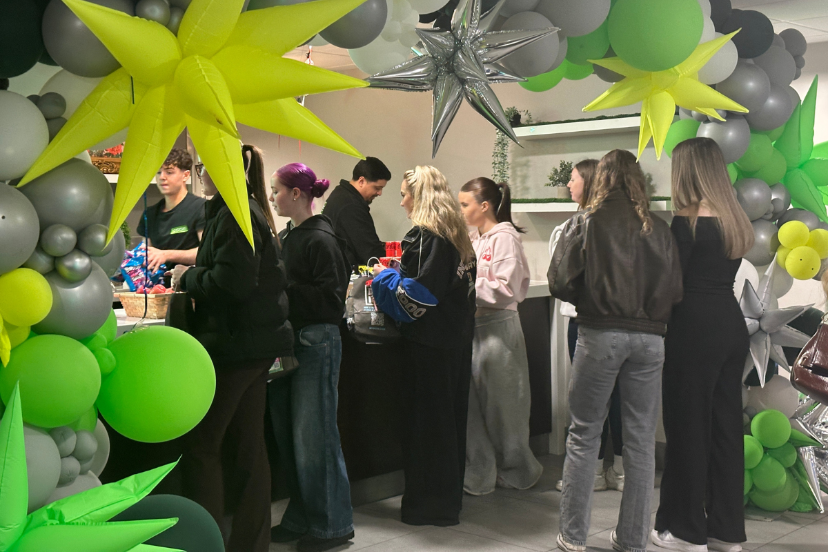 Group of tenants at bar