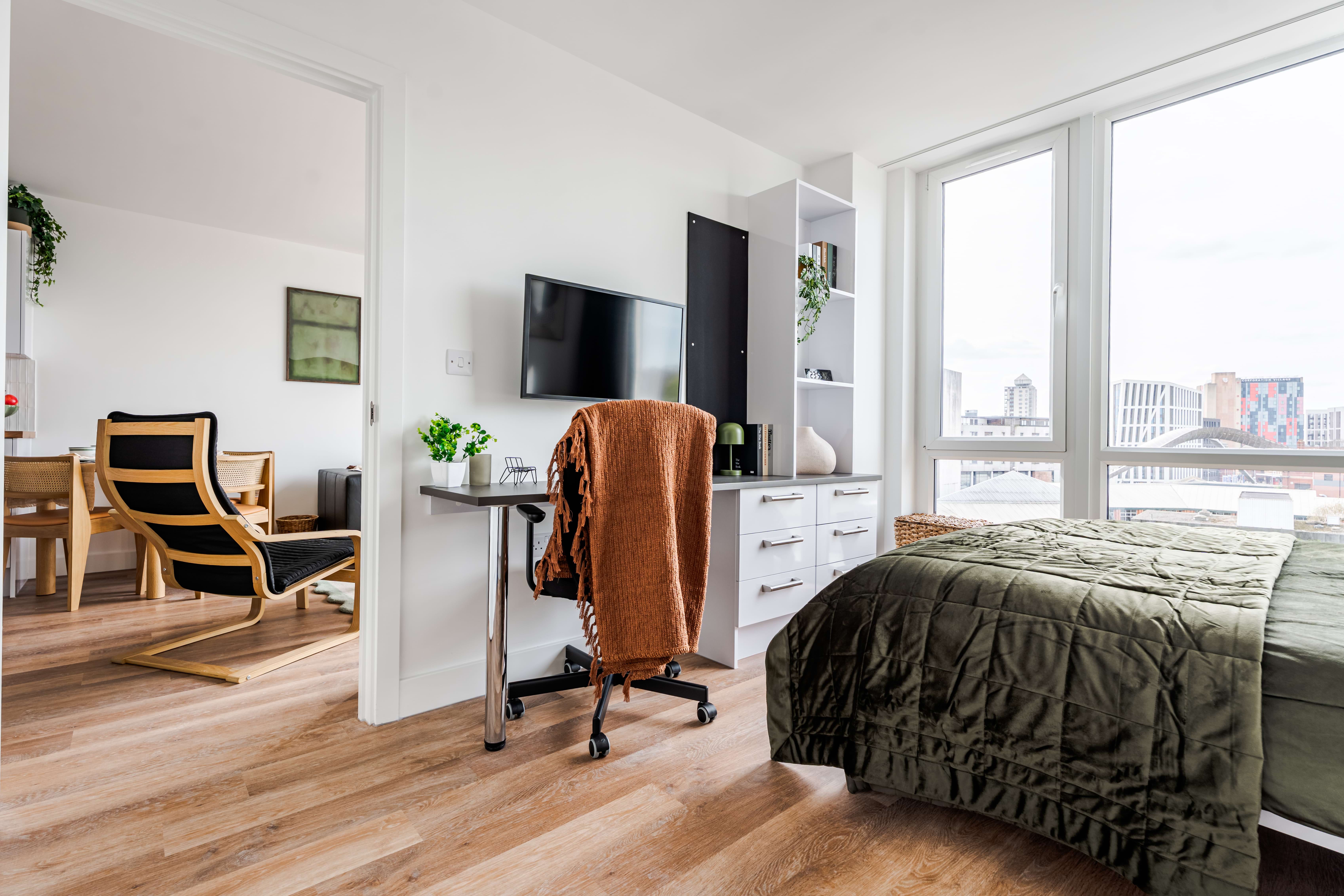 Layout with separate quiet and living areas in a one-bedroom apartment