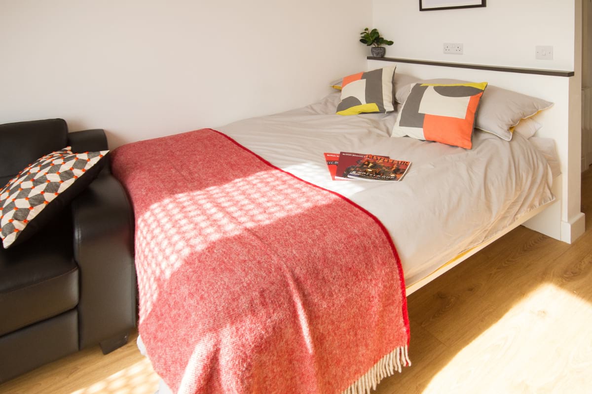 Deluxe Studio double bed
