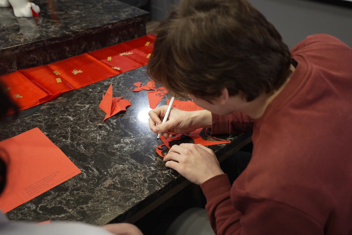 剪出中国年的美好