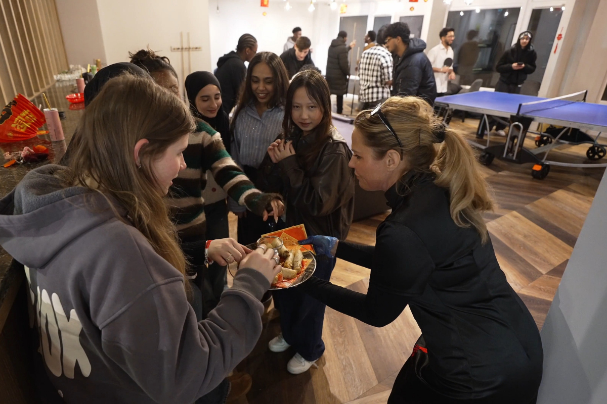 新春美食分享环节正在进行