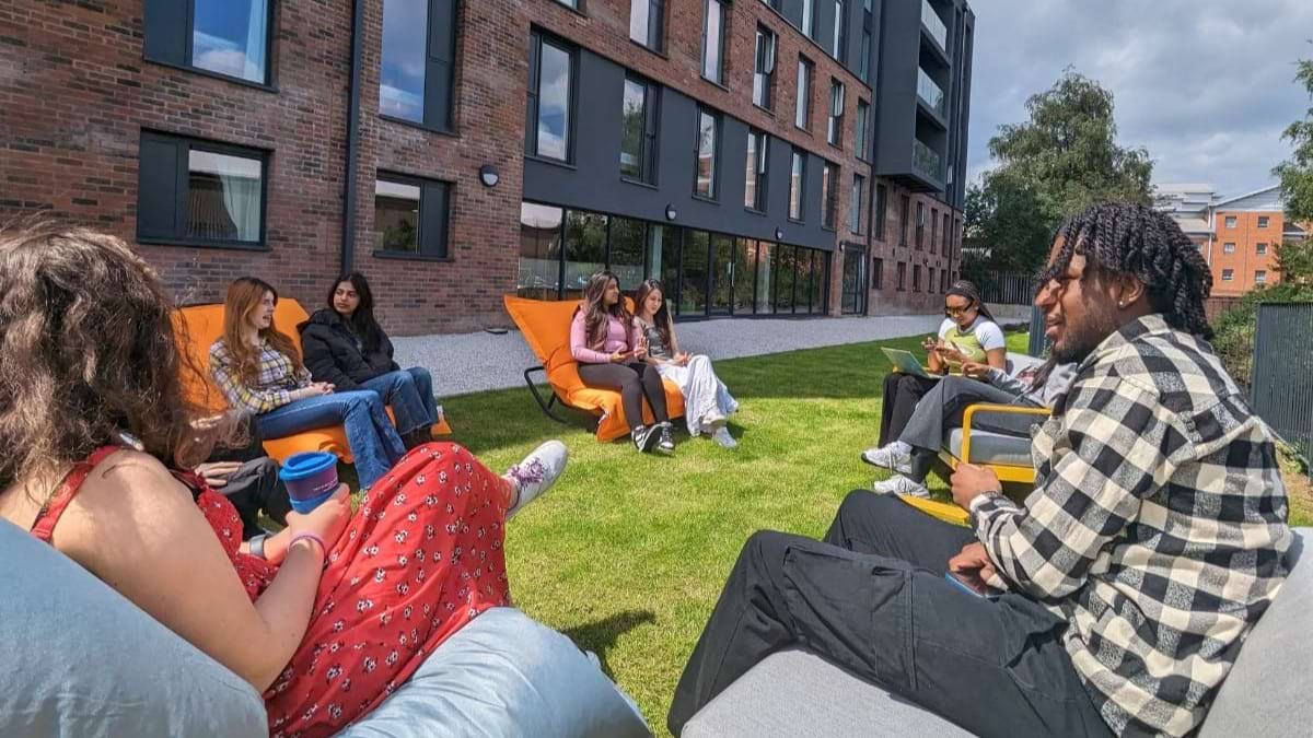 CODE Harper Road - Outdoor Space