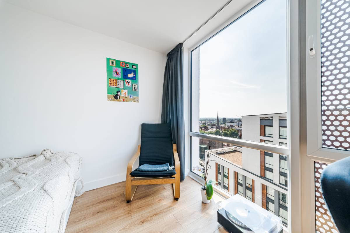 B2109 Penthouse Deluxe Studio
